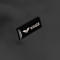 WINGS-OSP003-OSPREY-PLECAK-PODRÓŻNY-BLACK-DETAL-LOGO.png