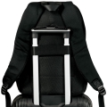 WINGS-KISKADEE-KSK01-DUŻY-PLECAK-BLACK-DETAL-NA-WALIZCE.jpg