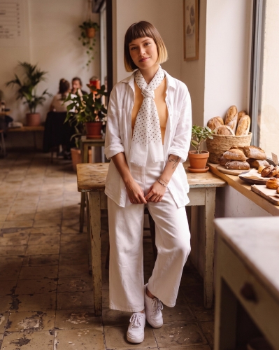 SCARF-L-3-lifestyle2.jpg